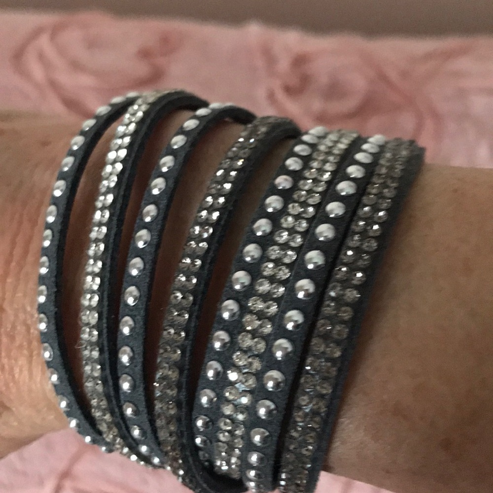 Bracelets - Picture 2 of 4